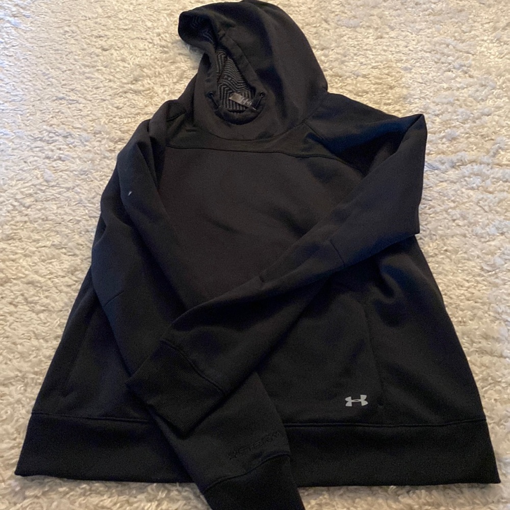 Black under armour sweatshirt